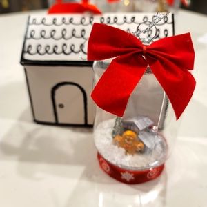 Personalized Snowglobe Gingerbread Man.Beautiful Christmas Ornament.Holyday gift